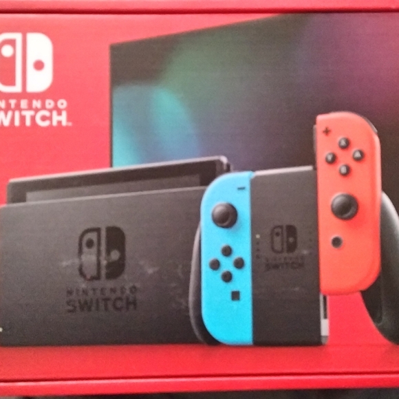 Nintendo Switch - Picture 2 of 4